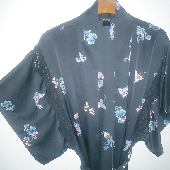 Natori M Satin Belted Asian Vibe Kimono Robe - Picture 7 of 7